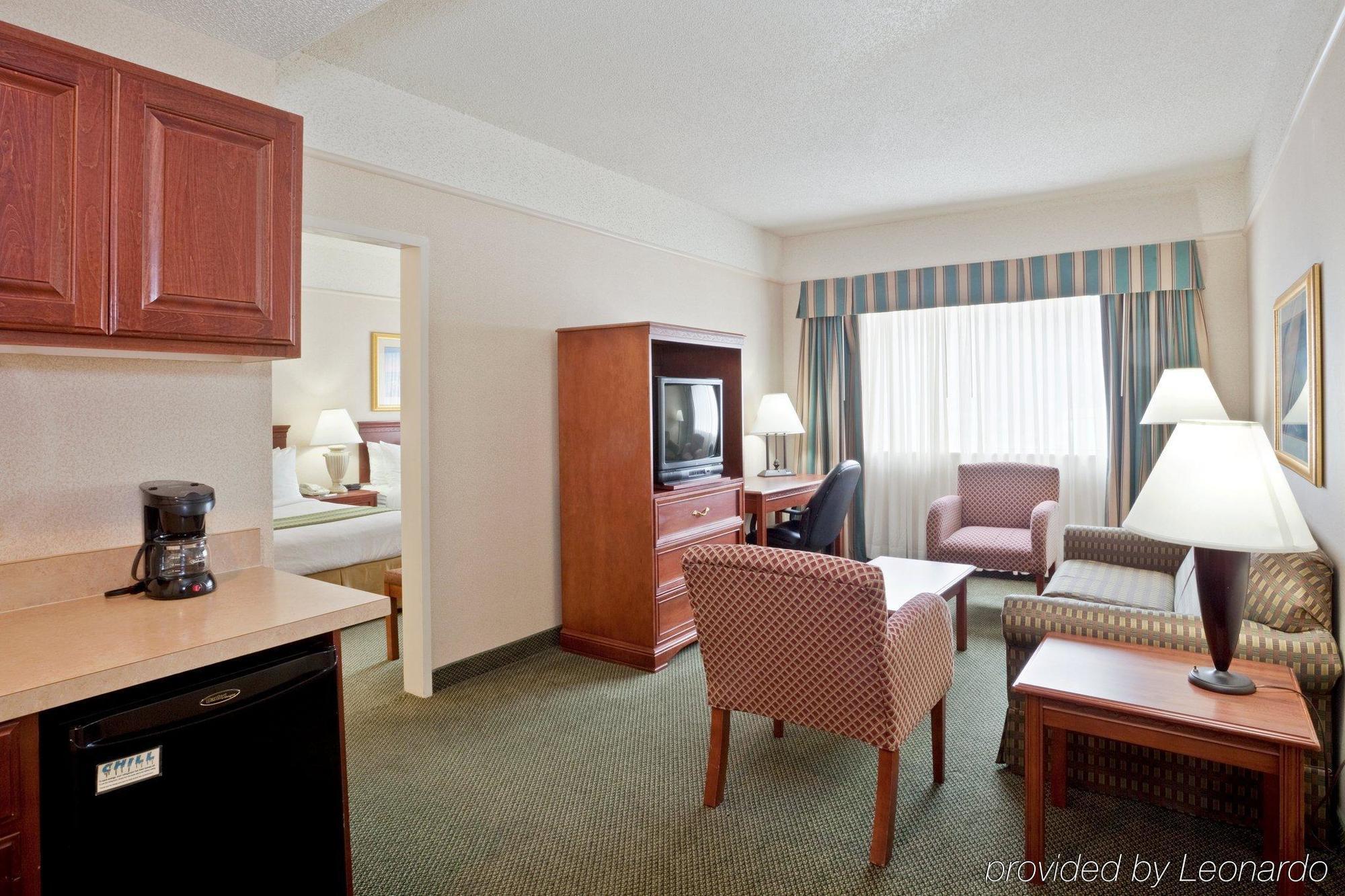 Holiday Inn Hotel & Suites Overland Park-West, An Ihg Hotel Ruang foto